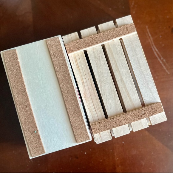 Mini Pallet & Crate Coaster Set red black & silver dots print. 4 Coasters crate - Picture 6 of 6